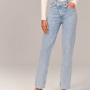 Ultra High Rise 90s Straight Jean light Wash Abercrombie